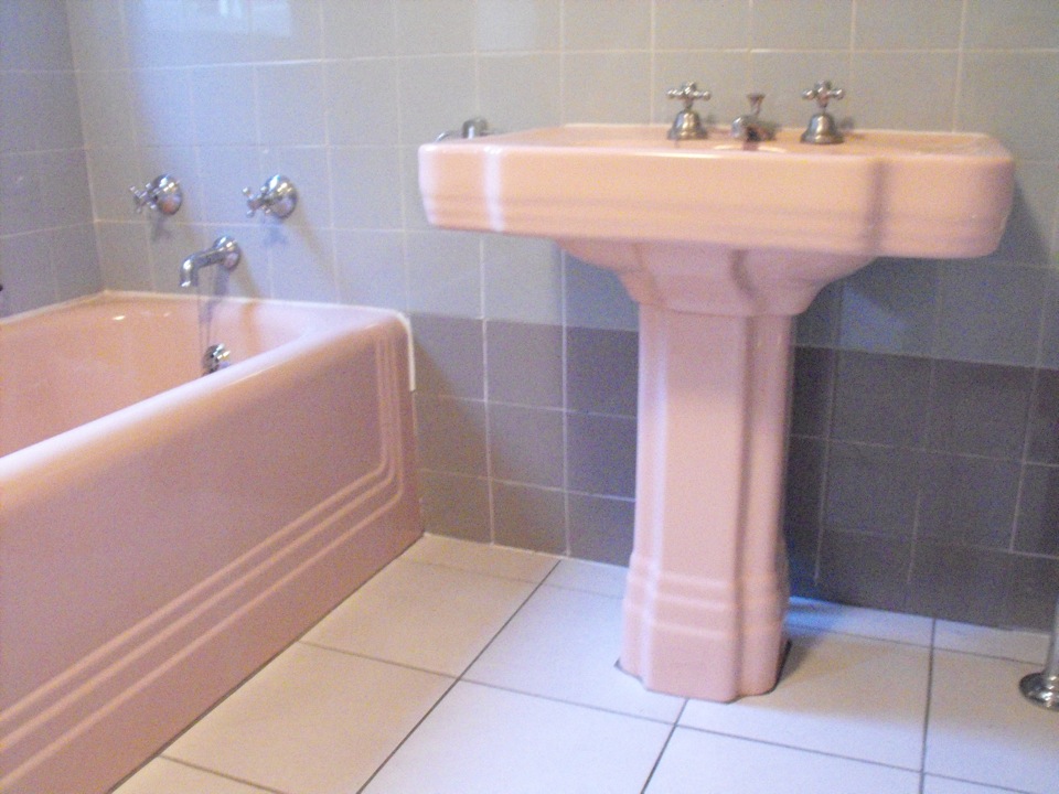 Resurfacing A Bathroom Suitethe Bath Business